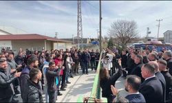 Amasya’da bir fabrikada 12 işçi işten çıkarıldı, ilk destek belediye başkan adaylarından geldi