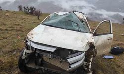 Siirt’te araç şarampole yuvarlandı: 3 yaralı