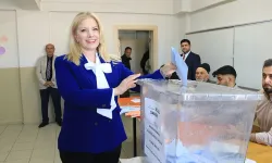 İYİ Parti Erzincan Belediye Başkan Adayı Veda Bingöl Oyunu Kullandı