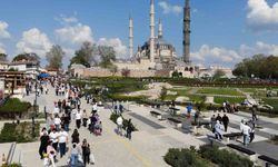 Edirne’ye turist akını: Adım atacak yer kalmadı