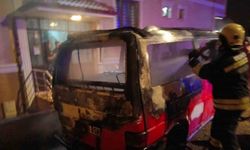 Erzincan'da park halinde araç yandı
