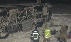 Erzurum'da Yolcu Otobüsü Devrildi: 38 Yaralı