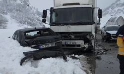 Yoğun Kar Yağışı Erzincan-Erzurum Karayolunda Zincirleme Kazaya Yol Açtı!