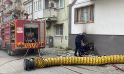 Beş katlı apartmanda yangın paniği: Mahsur kalan vatandaşları itfaiye kurtardı