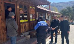 Kemaliye’de polis ekipleri vatandaşlar için sahada