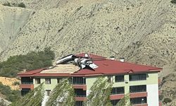 Şiddetli Rüzgar Tunceli’de Hayatı Felç Etti