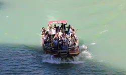 Fırat Nehri’nin muhteşem manzarası eşliğinde yapılan zipline ve tekne turu turistlerin vazgeçilmezi