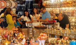 Erzincan Bakırcılar Çarşısı, bakır ustalarının çekiç sesleriyle anılırken, son dönemde sessizliğe büründü