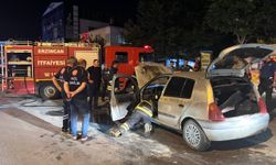 Erzincan’da Gece Yarısı Otomobil Yangını Korkuttu
