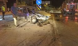 İki Otomobil Kafa Kafaya Çarpıştı, 2 Yaralı