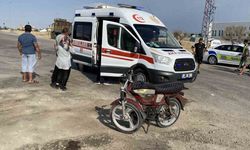 Otomobille çarpışan motosiklet sürücüsü yaralandı