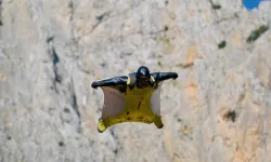 Wingsuit Atlayışıyla Kemaliye'de Adrenalin Zirve Yaptı