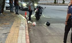 Kaldırıma çarpan motosikletin sürücüsü ağır yaralandı