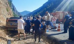 Otomobil ile Çekici Çarpıştı: 5 Yaralı