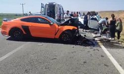 Otomobiller Kafa Kafaya Çarpıştı: 3 Yaralı