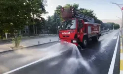 Erzincan Belediyesi'nden Ana Caddelerde Sabah Temizliği