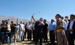 Erzincan’da Mengücek Melik Gazi Menzil Okçuluğu Müsabakaları Başladı