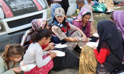 Erzincan Üzümlü’de Jandarmadan Mevsimlik İşçi Çocuklara Sürpriz Doğum Günü