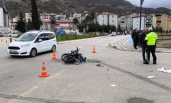 Otomobil ile motosiklet çarpıştı: 2 kişi ağır yaralandı
