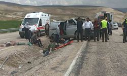 Bayram Yolunda Acı Kaza: Sivas’ta Minibüs Devrildi, 1 Kişi Öldü, 8 Kişi Yaralandı