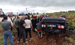 Otomobil devrildi: 1 ölü, 2 yaralı