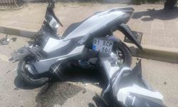 Minibüs ile motosiklet çarpıştı: 1'i ağır 2 yaralı