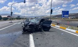 Erzincan’da 5 Kişinin Yaralandığı Kaza Kamerada