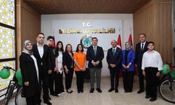 LGS'de 500 tam puan alan 3 öğrenci ödüllendirildi
