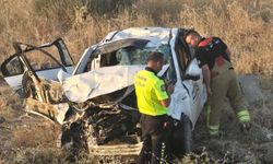 Otomobil şarampole devrildi: 1 ölü, 2 yaralı