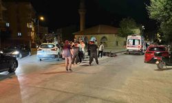 Motosiklet ile otomobil çarpıştı: 1 yaralı