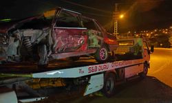 Tırla çarpışan Fiat Tofaş araç hurdaya döndü: 2 yaralı