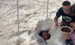 Erzincan’da Ağustos Sıcağında Kar Keyfi