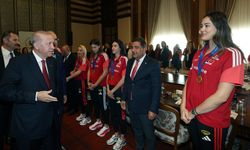 Cumhurbaşkanı Erdoğan, A Milli Kadın Voleybol Takımı'nı kabul etti
