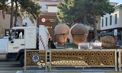 Depreme dayanıksız binadan tarihi eserler çıkarılıyor: Erzincan Müzesine taşınıyor