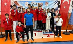 Erzincanlı Karateciler Kars’tan 13 Madalyayla Döndü