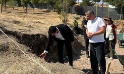 Kemah’ta Sultan Melik Türbesi’nde Restorasyon Çalışmaları Sürüyor