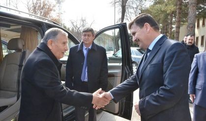 Eski Başbakan Yıldırım Akbulut, Erzincan Valiliğini Ziyaret Etti