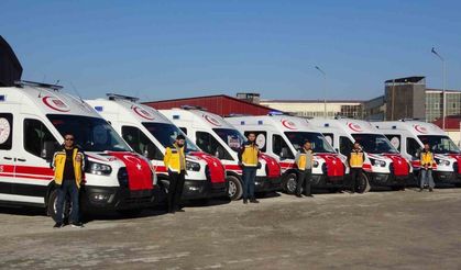 Van’ın sağlık filosuna 6 yeni ambulans eklendi
