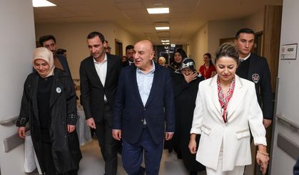 Keçiören Belediye Başkanı Altınok 2024’ü yenidoğan bebeklerle karşıladı