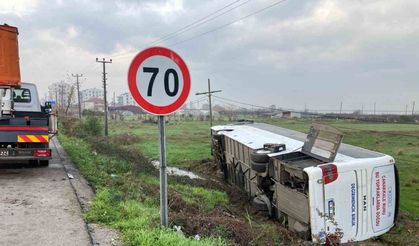 Lapseki’de İçdaş işçilerini taşıyan otobüs kaza yaptı: 5 yaralı