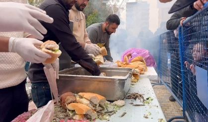 Mardin’de düzenlenen festivalde 1 ton hamsi dağıtıldı