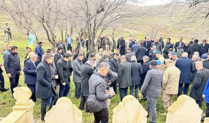 Teröristlerin 37 yıl önce katlettiği vatandaşlar mezarları başında dualarla yad edildi