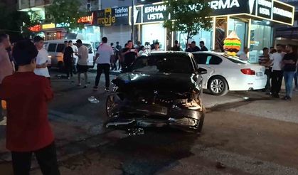 İki otomobil çarpıştı: 1 yaralı