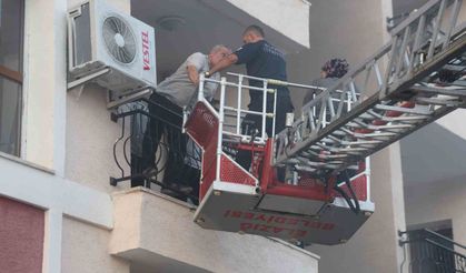 Elazığ'da binanın bodrum katında yangın: 12 kişi dumandan etkilendi, 16 kişi kurtarıldı