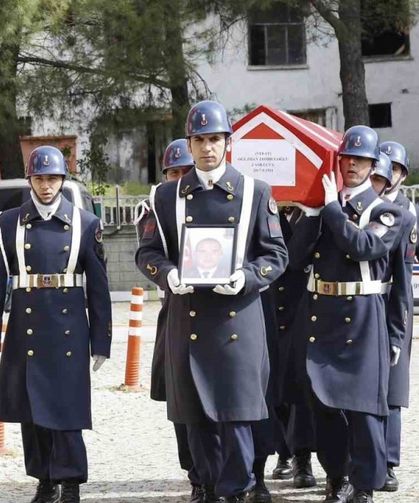 Karakol komutanı trafik kazasında hayatını kaybetti