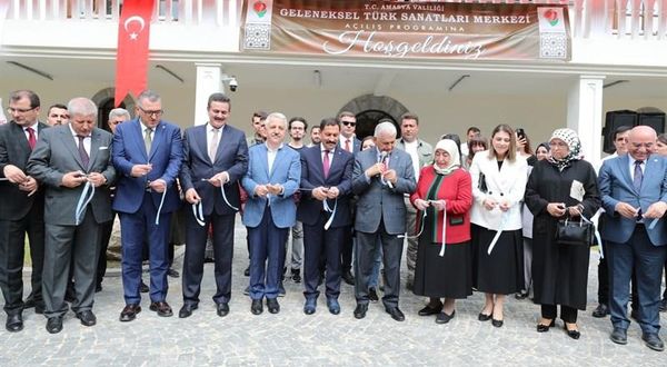 Yıldırım Amasya'da Geleneksel Türk El Sanatları Merkezinin Hizmete Açtı