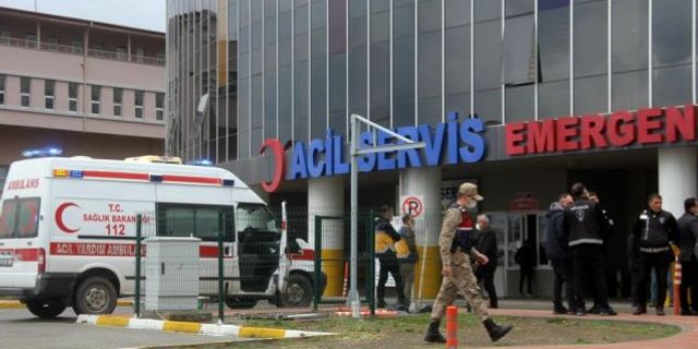 Kaymakamın koruma aracı kaza yaptı: Yaralılardan 2’si Erzincan’daki hastaneye getirildi