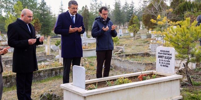 Türk sinemasının bilge yönetmeni Kütahyalı Ahmet Uluçay dualarla anıldı