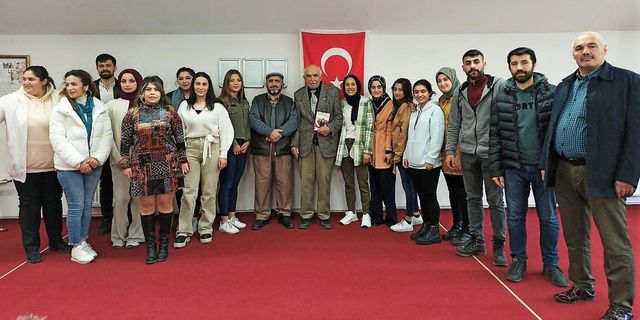 Öğrenciler, Türkiye’nin ilk ve tek sokak tipi huzur evini ziyaret etti