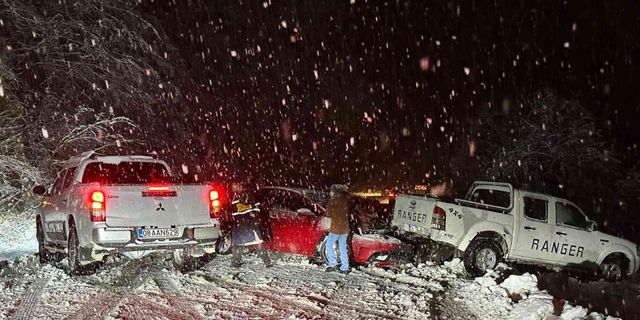 Artvin’de aniden bastıran kar yağışı kazaları beraberinde getirdi